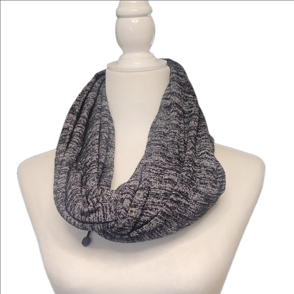 Accessories - Chic Black and Gray Knit Scarf